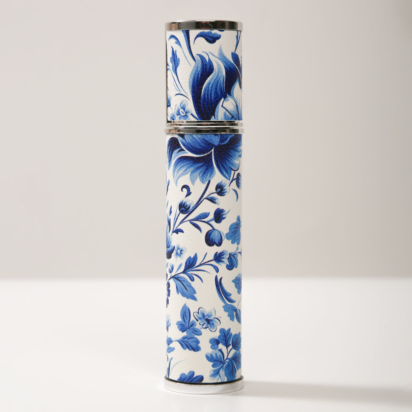 Blue Porcelain Refillable Perfume Atomizer – Elegant Travel Spray Bottle with Leather Texture